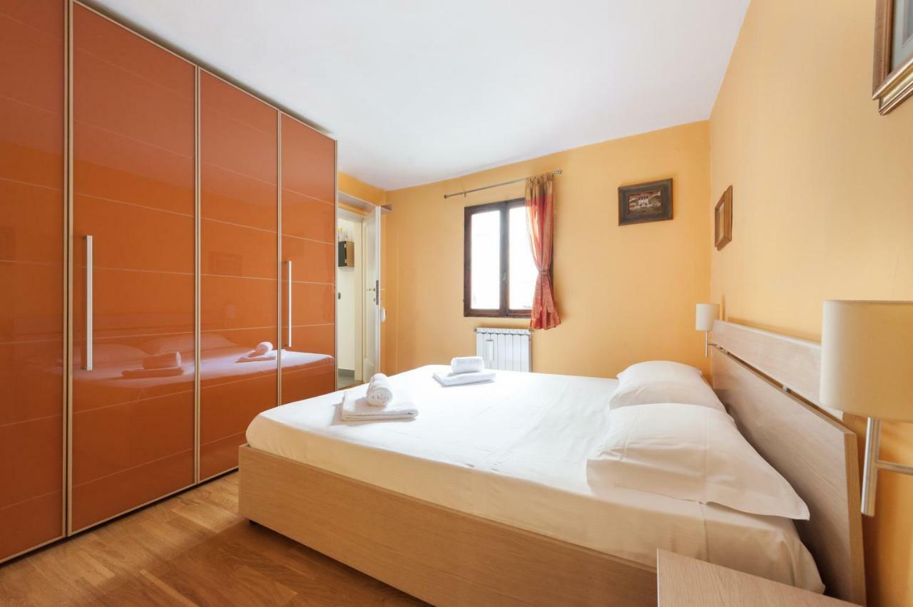 Like A Local In Oltrarno Apartment Florence Luaran gambar