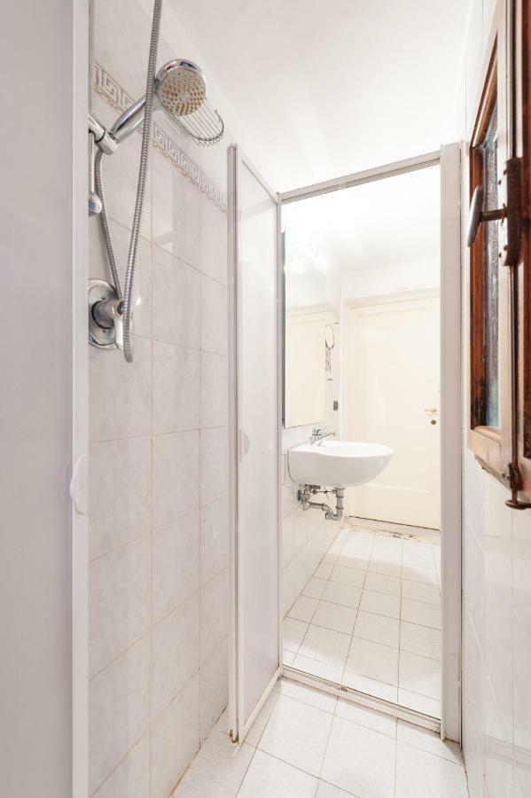 Like A Local In Oltrarno Apartment Florence Luaran gambar
